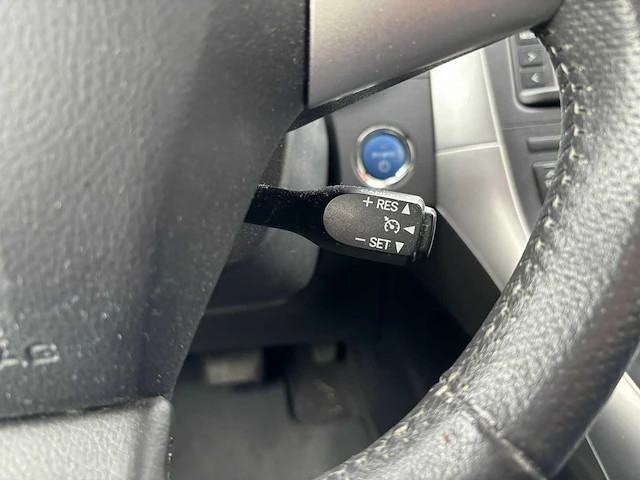Toyota auris 1.8 full hybrid dynamic business automaat, 98-xvt-5 - afbeelding 6 van  16