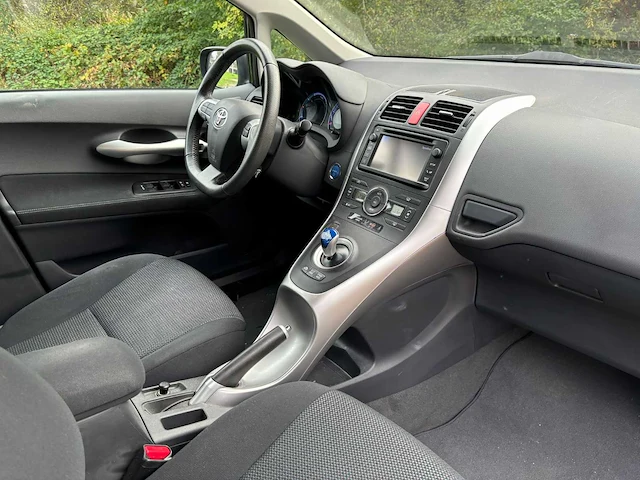Toyota auris 1.8 full hybrid dynamic business automaat, 98-xvt-5 - afbeelding 16 van  16