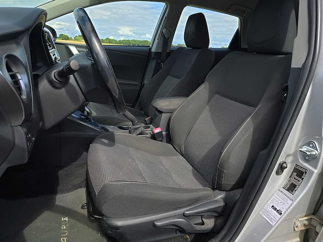 Toyota auris 1.8 hybrid aspiration, 5-knz-97 - afbeelding 13 van  33