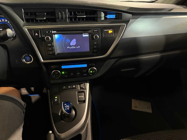 Toyota auris 1.8 hybrid dynamic, 5-kbl-67 - afbeelding 3 van  13