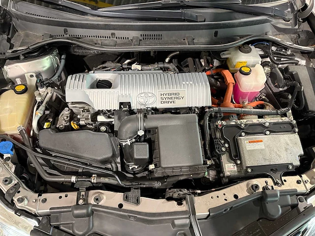 Toyota auris 1.8 hybrid dynamic, 5-kbl-67 - afbeelding 4 van  13
