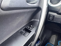 Toyota auris 1.8 hybrid lease , 79-zrr-1 - afbeelding 2 van  17