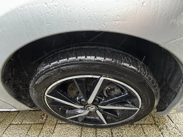 Toyota auris hev 1 8i hsd black edition e,2017 - afbeelding 15 van  35