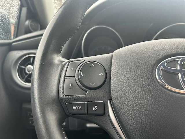 Toyota auris touring sports 1.2t dynamic | r-580-rx - afbeelding 14 van  26