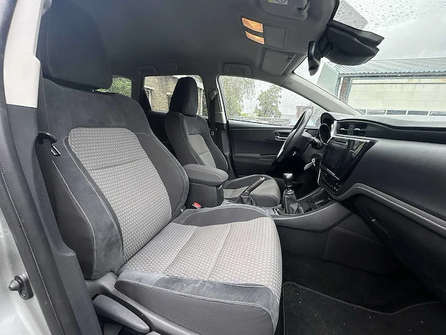 Toyota auris touring sports 1.2t dynamic | r-580-rx - afbeelding 23 van  26