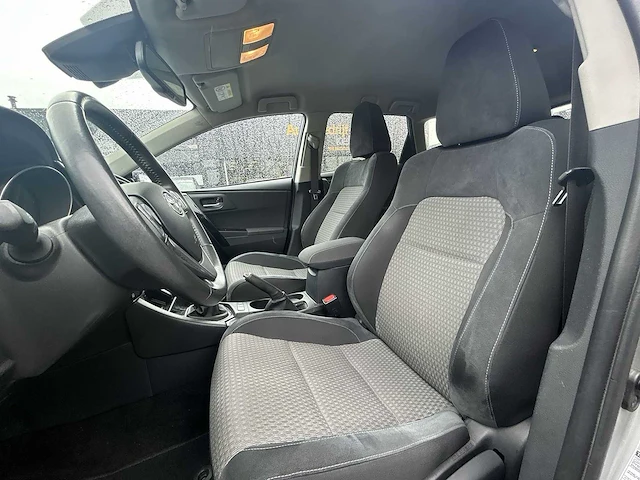 Toyota auris touring sports 1.2t dynamic | r-580-rx - afbeelding 9 van  26