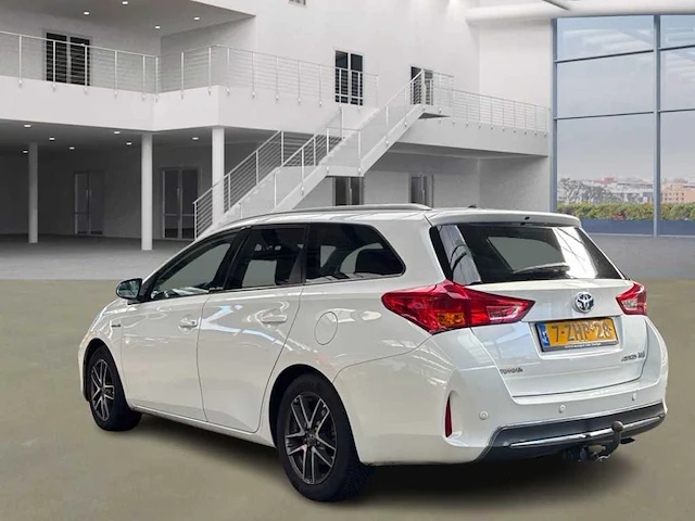 Toyota auris touring sports 1.8 hybr. lease , 7-zhp-28 - afbeelding 18 van  23