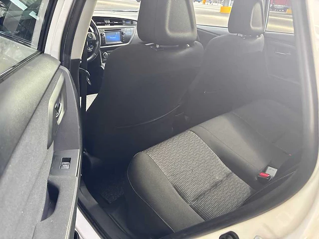 Toyota auris touring sports 1.8 hybr. lease , 7-zhp-28 - afbeelding 20 van  23