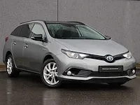 Toyota auris touring sports 1.8 hybrid black edition | rr-811-j - afbeelding 23 van  33