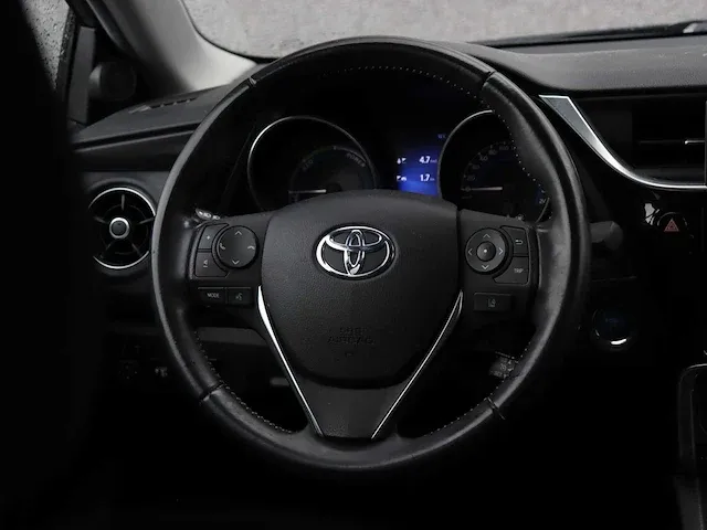 Toyota auris touring sports 1.8 hybrid black edition | rr-811-j - afbeelding 29 van  33