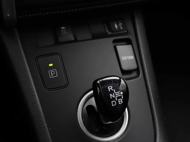 Toyota auris touring sports 1.8 hybrid black edition | rr-811-j - afbeelding 13 van  29