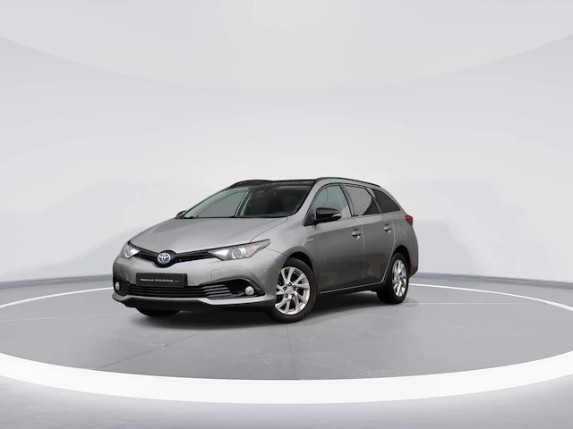 Toyota auris touring sports 1.8 hybrid black edition | rr-811-j - afbeelding 1 van  29