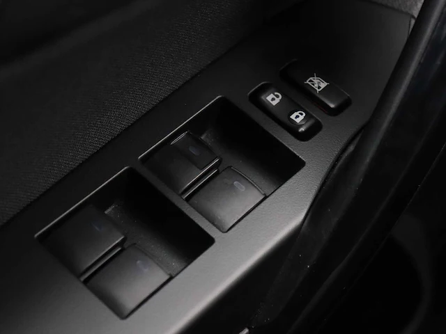 Toyota auris touring sports 1.8 hybrid black edition | rr-811-j - afbeelding 20 van  29