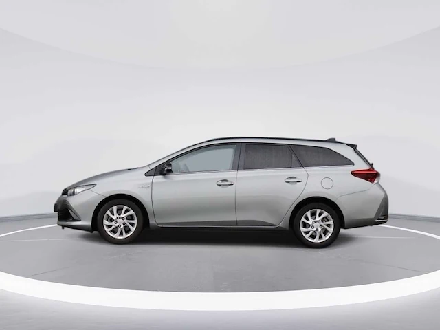 Toyota auris touring sports 1.8 hybrid black edition | rr-811-j - afbeelding 2 van  29