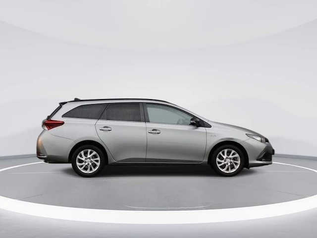 Toyota auris touring sports 1.8 hybrid black edition | rr-811-j - afbeelding 6 van  29