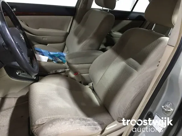Toyota avensis 1.8 vvti automaat, 27-nkk-1 - afbeelding 18 van  25