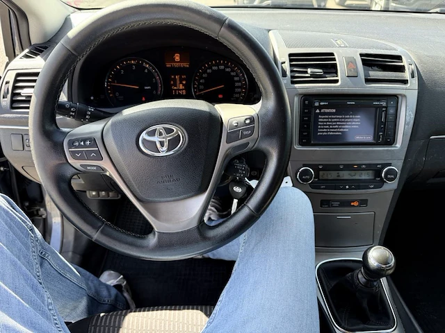 Toyota avensis sw 2.0 d-4d executive ii dpf 126, 2011 - afbeelding 2 van  32