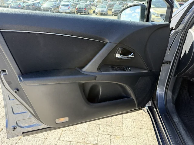 Toyota avensis sw 2.0 d-4d executive ii dpf 126, 2011 - afbeelding 29 van  32