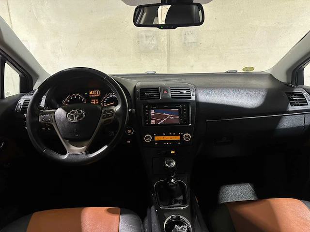 Toyota avensis wagon 1.8 vvti panoramic 147pk 2009, 17-jrj-6 youngtimer - afbeelding 10 van  36