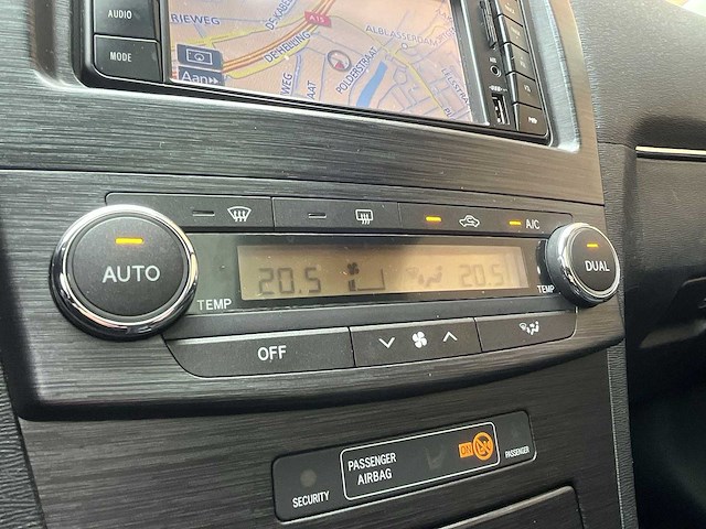 Toyota avensis wagon 1.8 vvti panoramic business special 2009 | 93-hps-3 - afbeelding 16 van  32