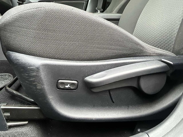 Toyota avensis wagon 1.8 vvti panoramic business special 2009 | 93-hps-3 - afbeelding 29 van  32