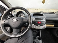 Toyota aygo 1 0i vvt,2011 - afbeelding 2 van  34
