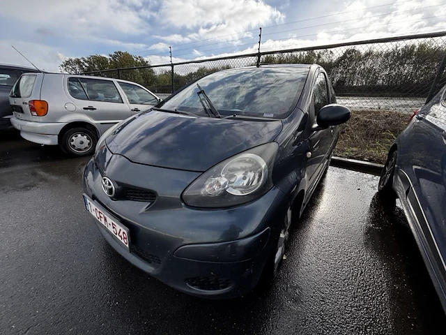 Toyota aygo 1 0i vvt,2011 - afbeelding 1 van  34