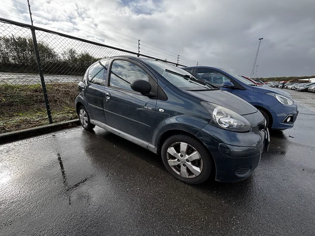 Toyota aygo 1 0i vvt,2011 - afbeelding 23 van  34