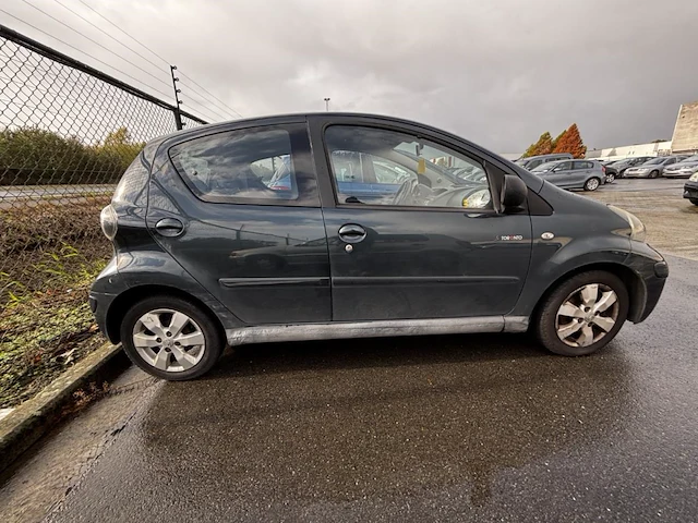 Toyota aygo 1 0i vvt,2011 - afbeelding 29 van  34