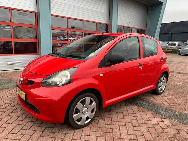 Toyota aygo 1.0 12v, 17-zp-nk - afbeelding 1 van  13