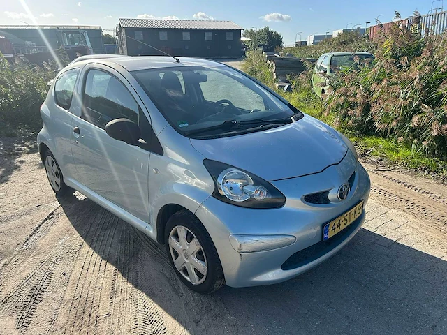 Toyota aygo 1.0-12v 2006 | 44-st-ks - afbeelding 1 van  7
