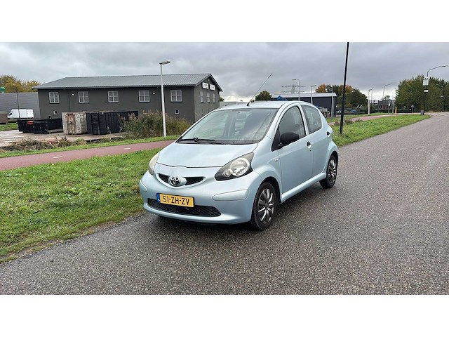Toyota aygo 1.0-12v 2008 | 51-zh-zv i - afbeelding 1 van  13