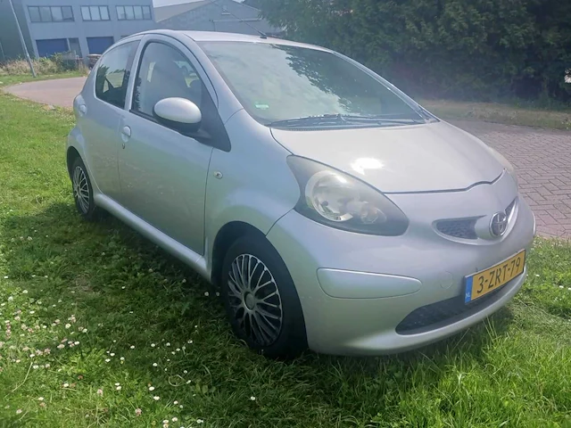 Toyota aygo 1.0-12v , 3-zrt-79 - afbeelding 5 van  12