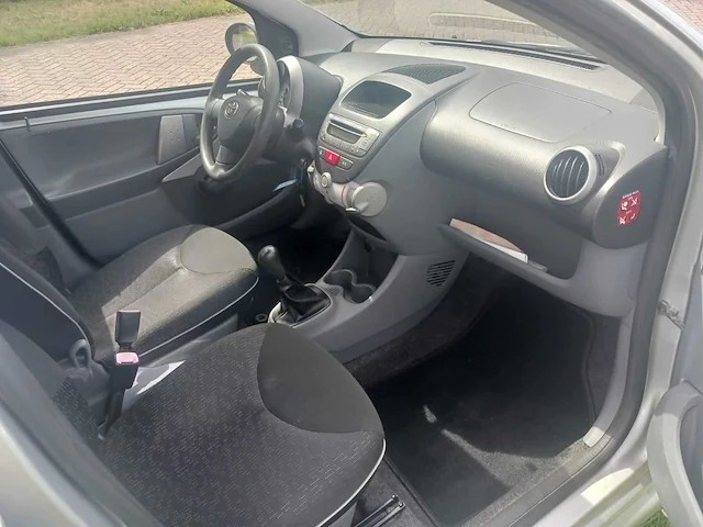 Toyota aygo 1.0-12v , 3-zrt-79 - afbeelding 8 van  12