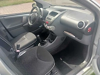 Toyota aygo 1.0-12v , 3-zrt-79 - afbeelding 8 van  12