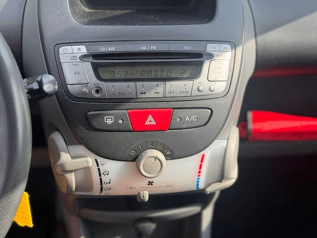 Toyota aygo 1.0-12v + , 68-tv-jr - afbeelding 4 van  13