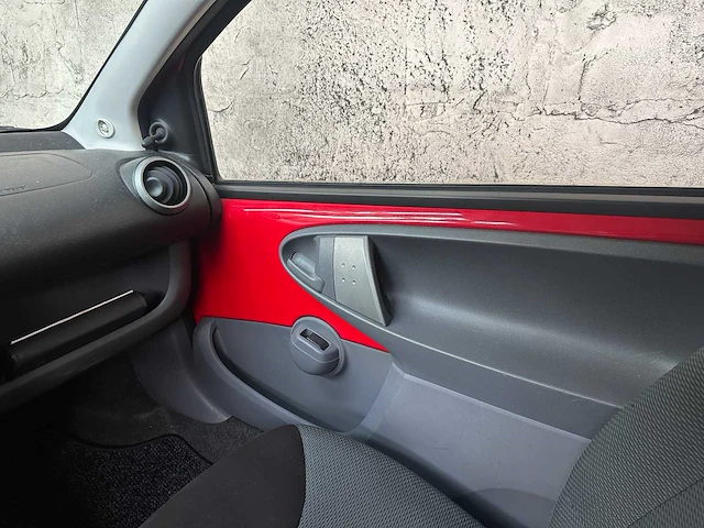 Toyota aygo 1.0-12v 68pk 2005, tn-935-d - afbeelding 17 van  25