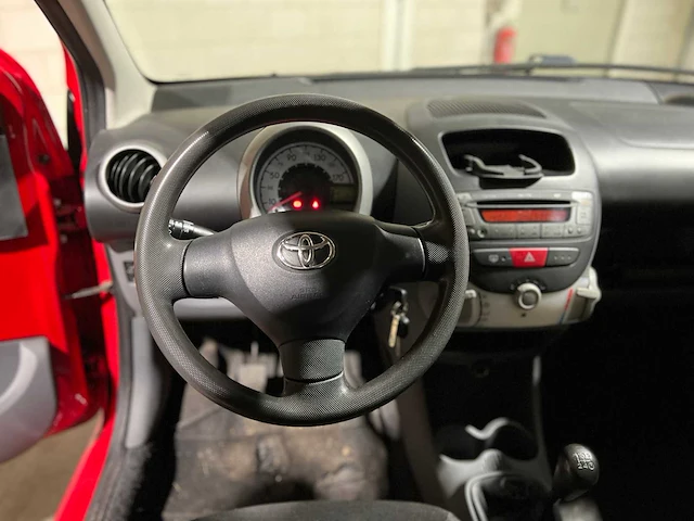 Toyota aygo 1.0-12v 68pk 2006, 69-sv-df - afbeelding 5 van  31