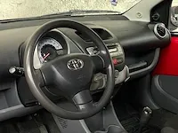 Toyota aygo 1.0-12v 68pk 2007, 70-pkh-2 - afbeelding 16 van  38