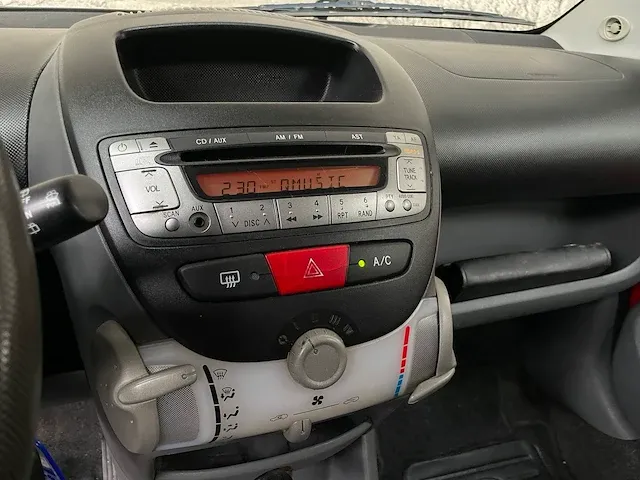 Toyota aygo 1.0-12v 68pk 2007, 70-pkh-2 - afbeelding 18 van  38