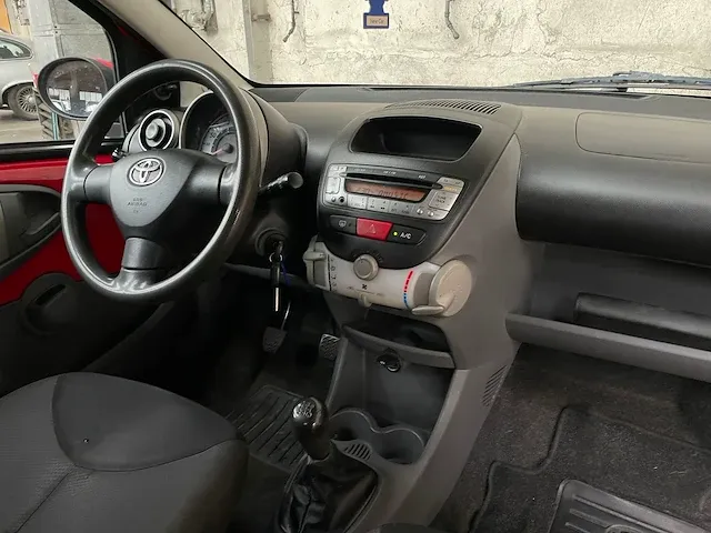 Toyota aygo 1.0-12v 68pk 2007, 70-pkh-2 - afbeelding 24 van  38