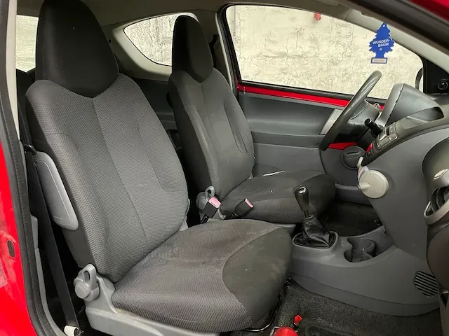 Toyota aygo 1.0-12v 68pk 2007, 70-pkh-2 - afbeelding 28 van  38