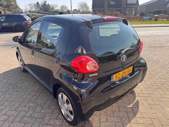 Toyota aygo 1.0-12v , 92-zh-sf - afbeelding 9 van  14