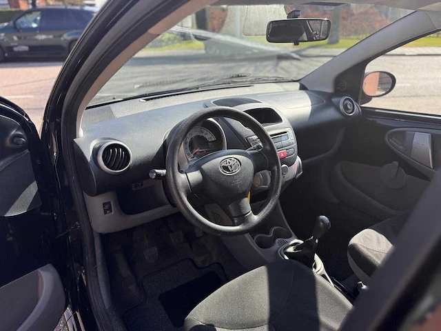 Toyota aygo 1.0-12v , 92-zh-sf - afbeelding 10 van  14