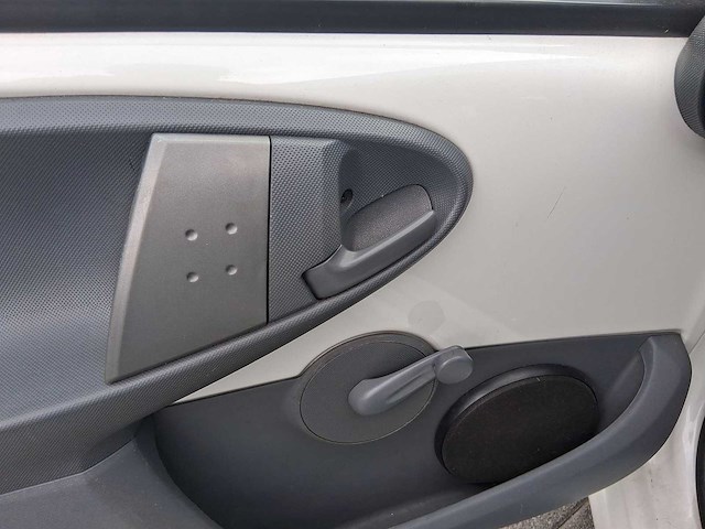 Toyota aygo 1.0-12v access 2009 | 52-htg-8 - afbeelding 4 van  28