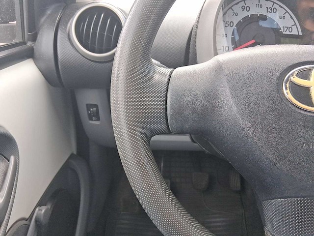 Toyota aygo 1.0-12v access 2009 | 52-htg-8 - afbeelding 11 van  28
