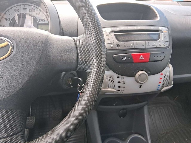 Toyota aygo 1.0-12v access 2009 | 52-htg-8 - afbeelding 13 van  28