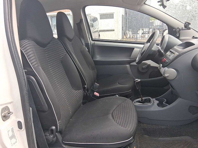 Toyota aygo 1.0-12v access 2009 | 52-htg-8 - afbeelding 20 van  28