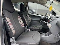 Toyota aygo 1.0-12v access 2011 | kb-955-h i - afbeelding 13 van  21