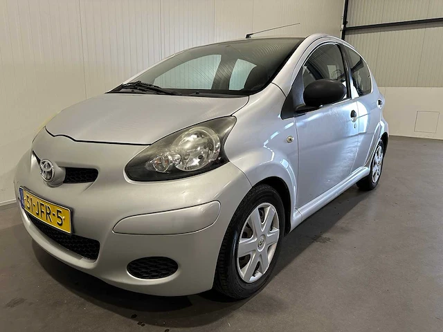 Toyota aygo 1.0-12v access 51-jfr-5 - afbeelding 1 van  15